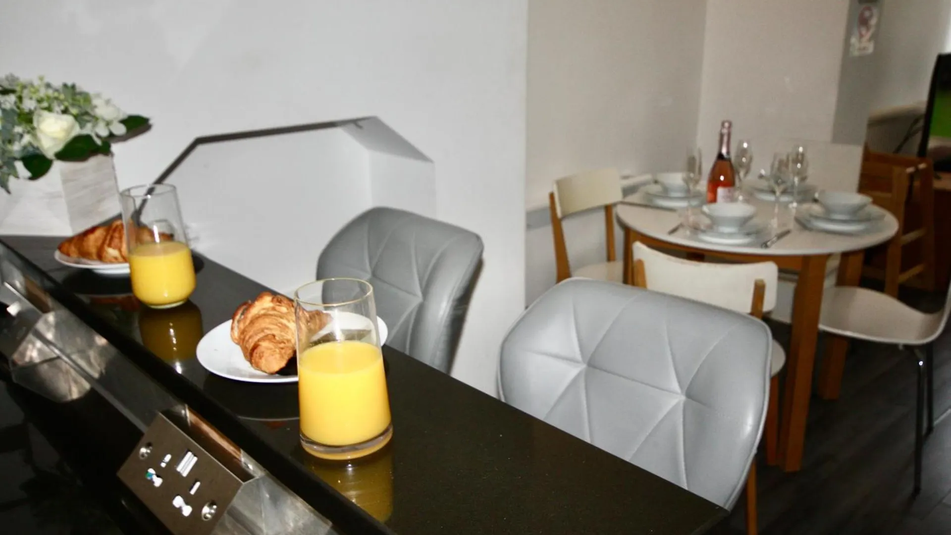 Bournemouth Hot Tub & Sauna Holiday Let