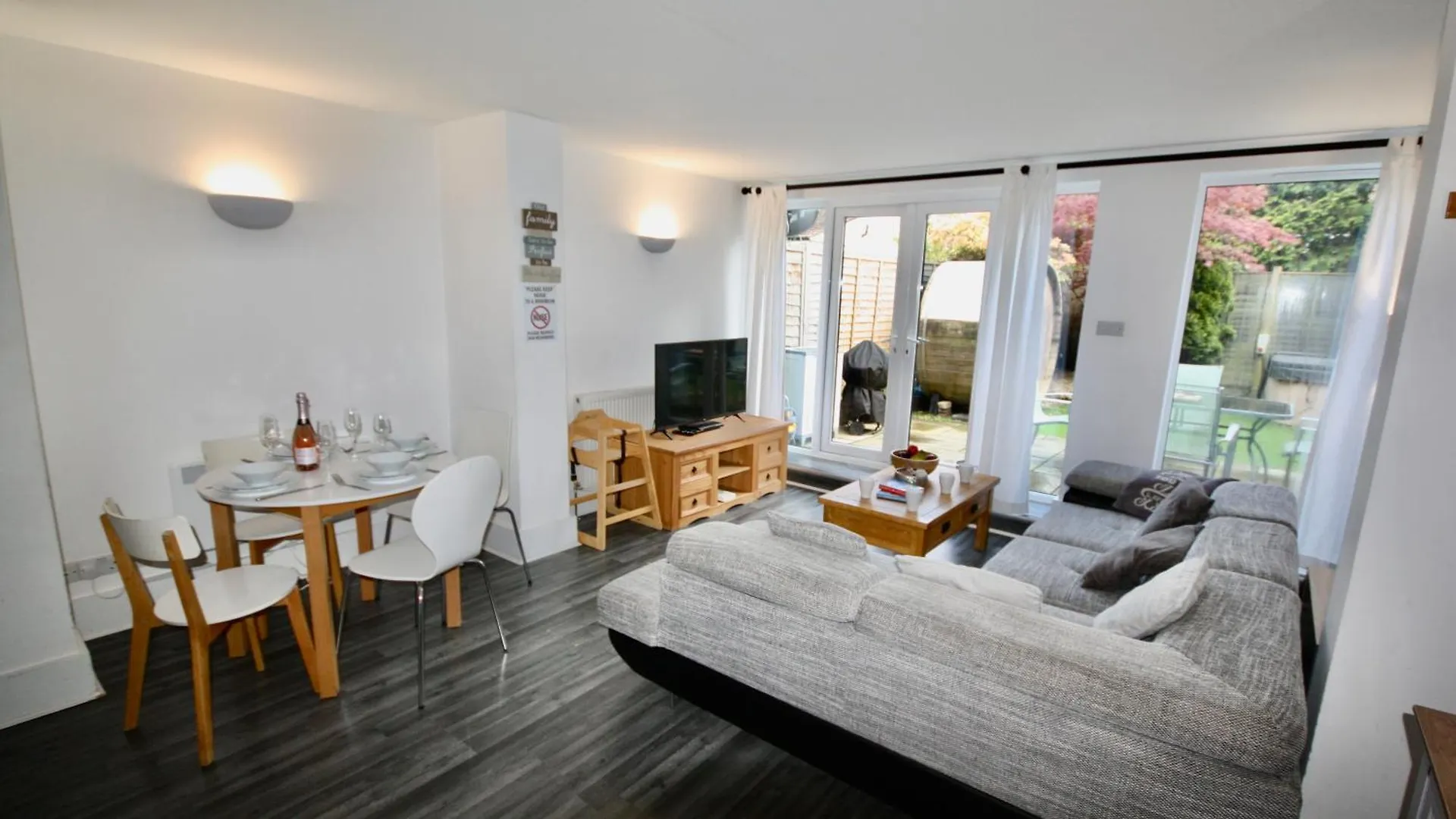 Bournemouth Hot Tub & Sauna Holiday Let Apartmán