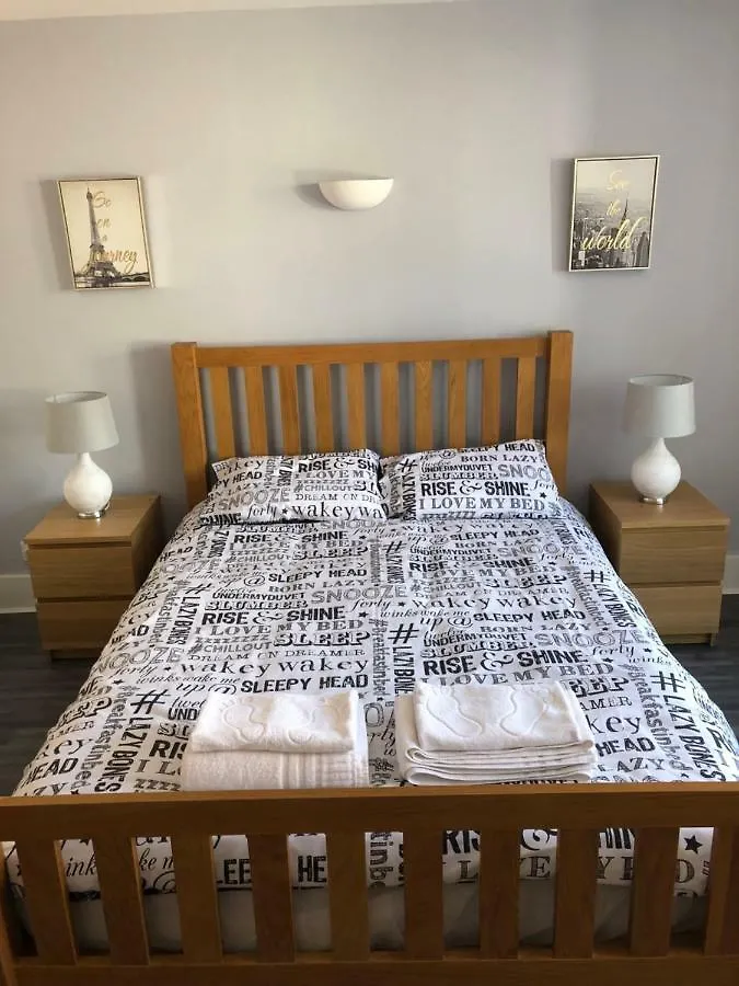 Bournemouth Hot Tub & Sauna Holiday Let 0*,