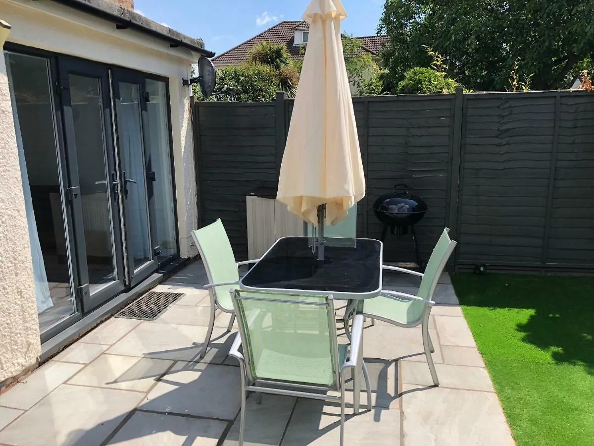 Bournemouth Hot Tub & Sauna Holiday Let 0*,