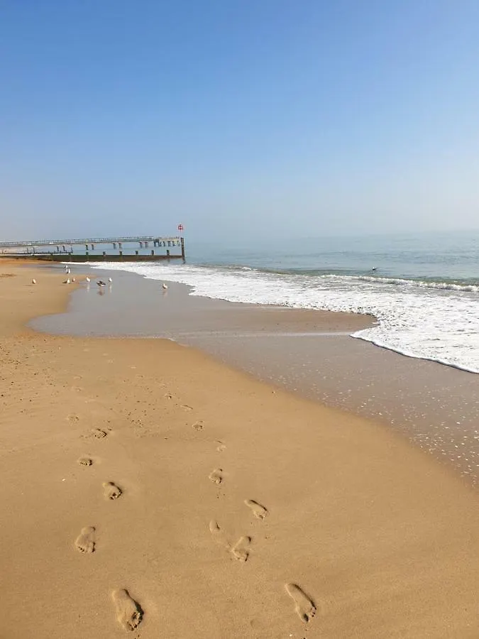 Apartment Bournemouth Hot Tub & Sauna Holiday Let United Kingdom