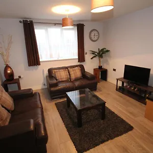 Holden Court - 3 West Drayton (Middlesex)