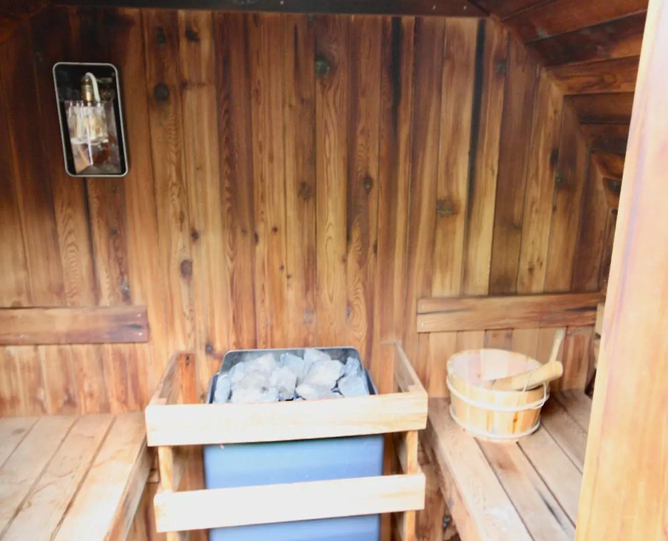 Bournemouth Hot Tub & Sauna Holiday Let