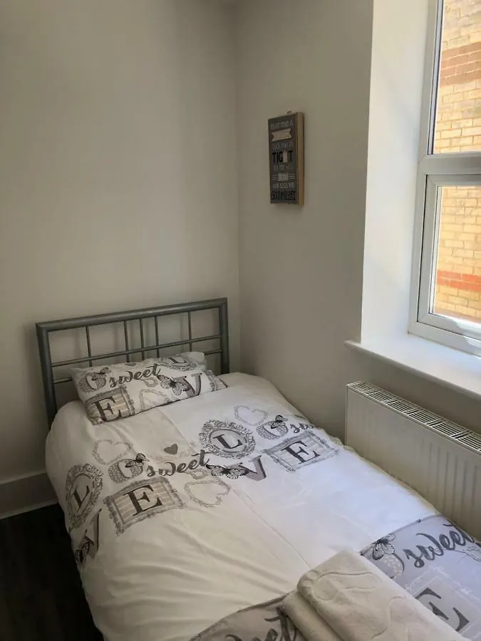 Bournemouth Hot Tub & Sauna Holiday Let 0*,  United Kingdom
